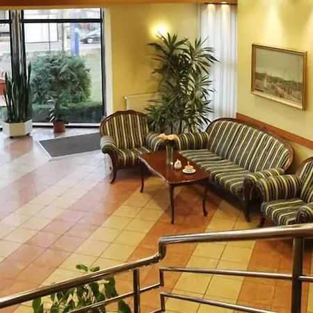 Ozone Aparthotel 3*