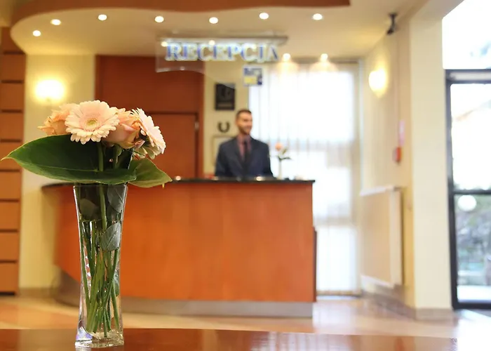 Ozone מלון דירות